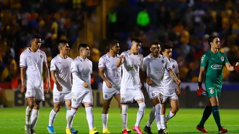 Acusan a un jugador de Chivas por irse de fiesta post derrota