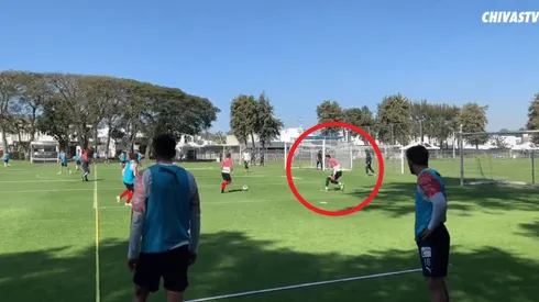 Pide titularidad: Gudiño se lució con gran parada en práctica