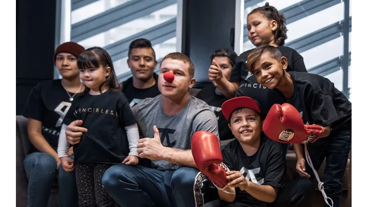 El boxeador ayudará a la institución Nariz Roja.