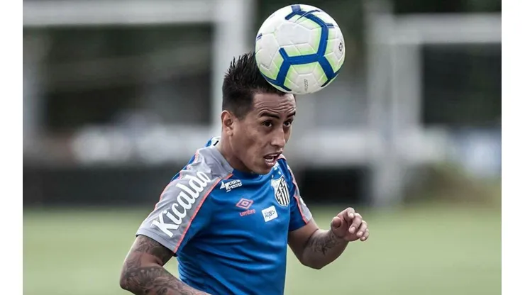 Cueva llegó al Santos proveniente del Krasnodar de Rusia.
