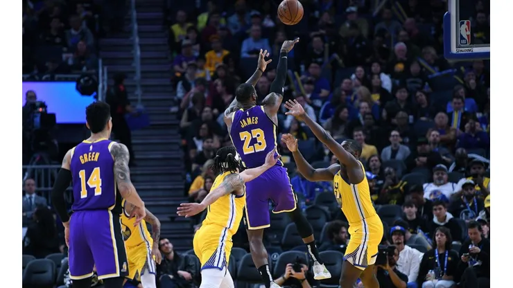 Ya hay otro veterano disponible para reforzar a los Lakers