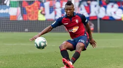 Pervis Estupiñán en un partido de Osasuna.