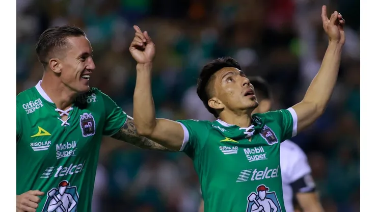 Mena celebra un centenar de partidos en la Liga MX