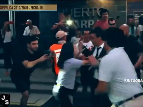 Ella quería una foto, el guardia la sacó a la fuerza y Gallardo se calentó