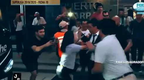 Ella quería una foto, el guardia la sacó a la fuerza y Gallardo se calentó