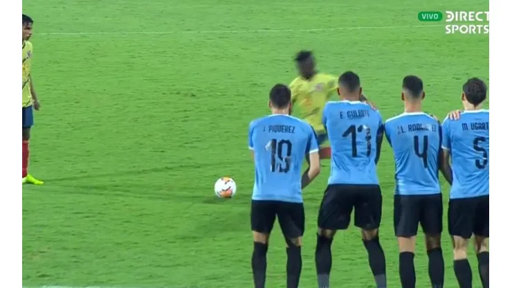 Así fue el cobro de Edwuin Cetré para el gol de Colombia ante Uruguay.