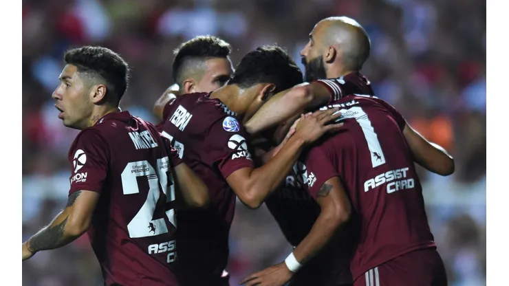 River, otra vez puntero en soledad.