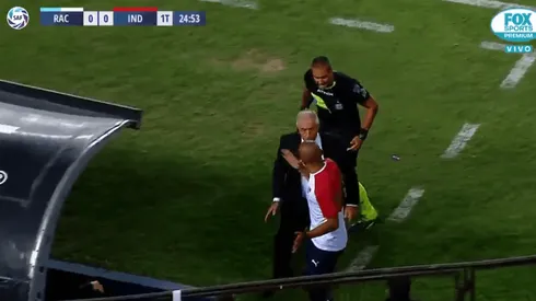 Fue a darle una indicación a Campaña, lo echaron y casi termina a las piñas