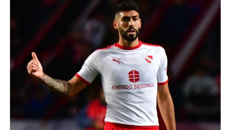 Alexander Barboza tuvo una muy mala noche y se perdería el clásico de Avellaneda