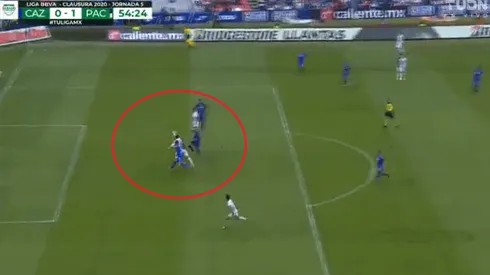 Luis Gerardo Chávez anotó un golazo para poner el 1-0 para Pachuca