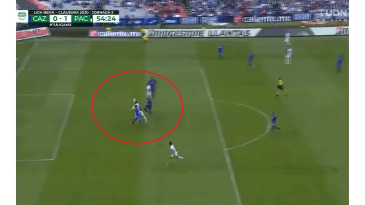 Luis Gerardo Chávez anotó un golazo para poner el 1-0 para Pachuca