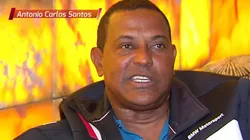 El Negro Santos siendo él mismo...