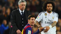 Carlo Ancelotti enfrentando a Lionel Messi.
