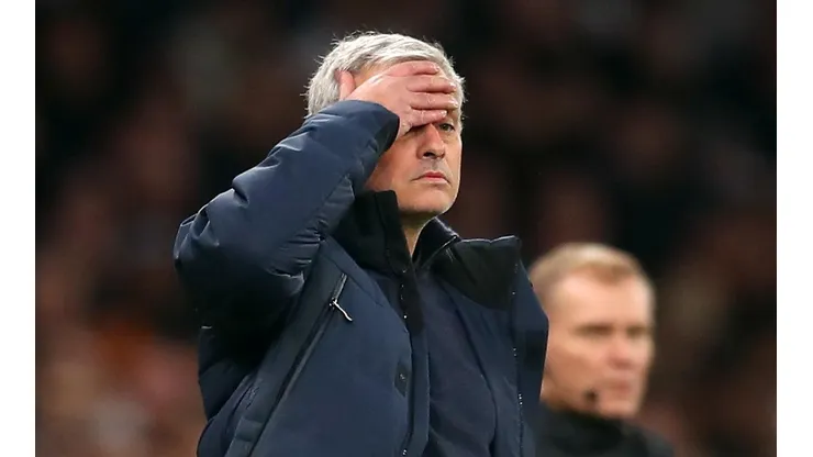 Mourinho se afeitó la cabeza y los memes la rompieron en Twitter