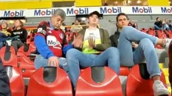 Nieto le narra el partido a su abuelo no vidente