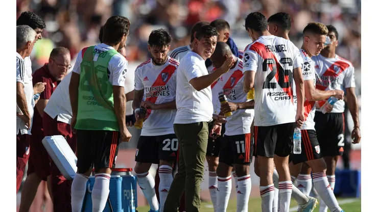 Foto de Marcelo Gallardo con los jugadores de River.