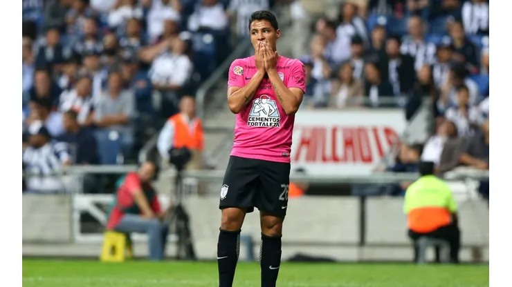 Roberto de la Rosa es sancionado en Pachuca.
