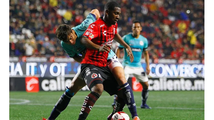 Como en Cruz Azul: Bryan Angulo no hace pie en Tijuana