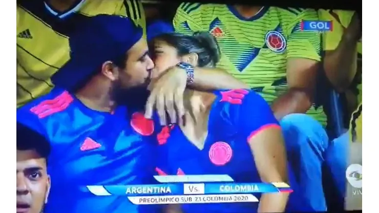Así tampoco: el beso obligado que captó la Kiss Cam en Bucaramanga