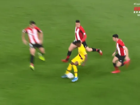 Ansu Fati estaba entre tres, salió con toque mágico y dejó a uno en el piso