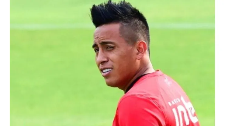 Cueva ya jugó en el fútbol mexicano. En el Toluca.
