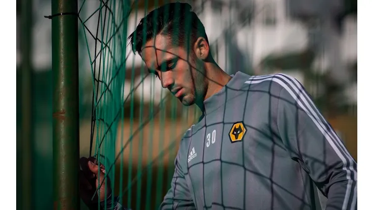 Campana podría tener un debut de cinco estrellas en Wolverhampton