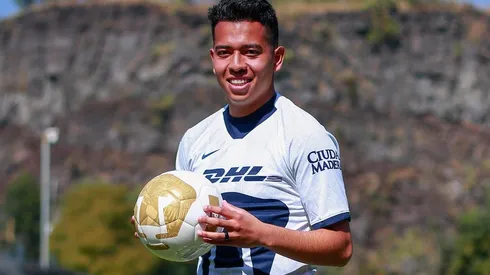 Sebastián Saucedo con Pumas