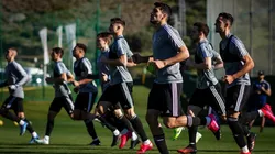 Raúl Jiménez entrena duro para estar siempre.