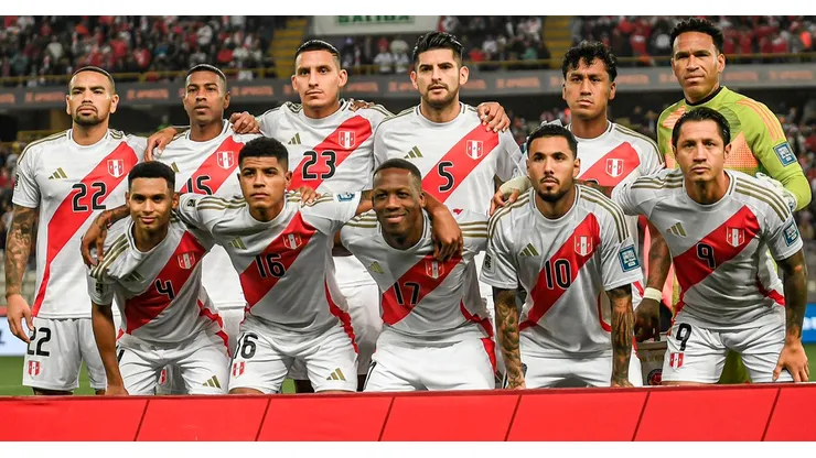 La alineación titular que empleó Perú ante Colombia.