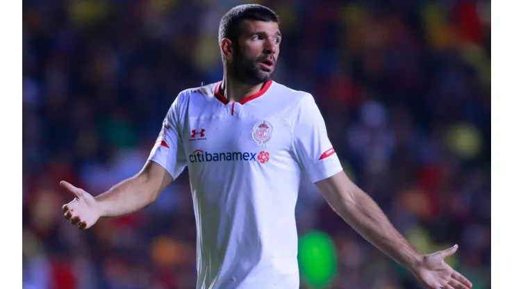Gigliotti se quejó del VAR y ensució a Chivas