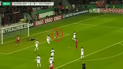 Tan feo que es lindo: el extraño gol de Alario por la Copa de Alemania