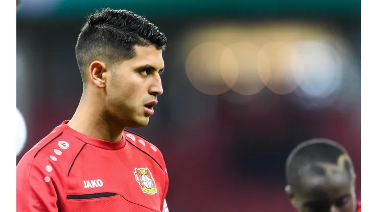 Llegó el día: con victoria, Palacios hizo su debut oficial en el Leverkusen