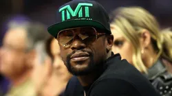 Mayweather exhibió dinero en el Super Bowl