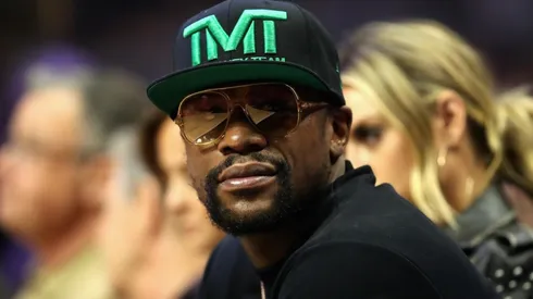 Mayweather exhibió dinero en el Super Bowl