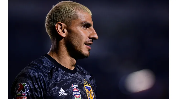 Guzmán alegró el vestidor de Tigres UANL bailando