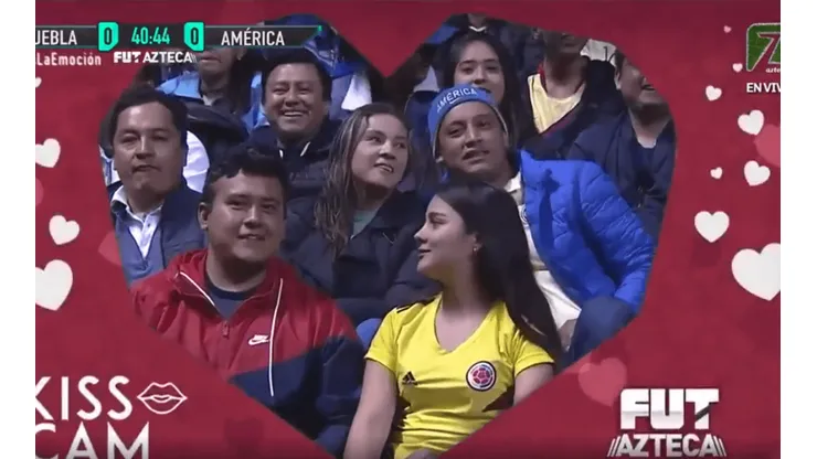 Lo enfocó la Kiss Cam y casi asfixia a su novia con un beso