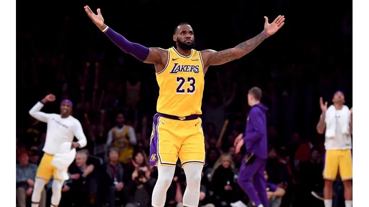 ¡LeBron James está loco! Cinco triples consecutivos en tres minutos