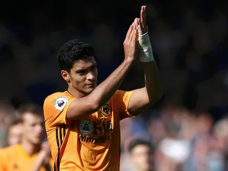 Todos lo aman: Raúl Jiménez sorprendió a unos niños de Wolves y se volvieron locos