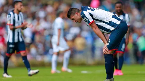 César Montes innovaría al jugar con casco