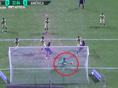 Puebla gritó gol pero Ochoa salvó el balón sobre la línea