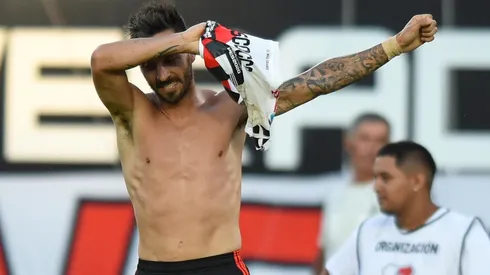 Tiembla River: un club de la Superliga intentará contratar a Scocco