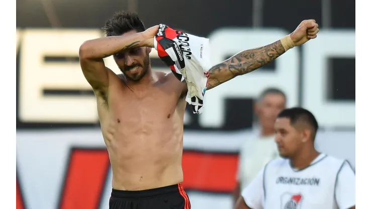 Tiembla River: un club de la Superliga intentará contratar a Scocco