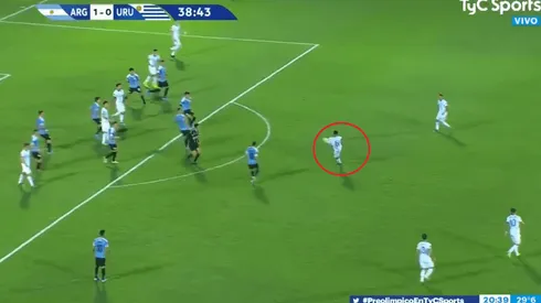 La agarró hermosa: Fausto Vera le dio como vino y la puso contra un palo