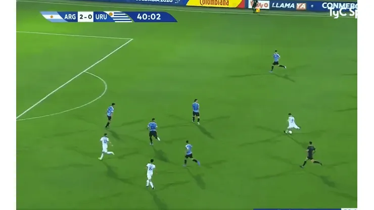 Gaich quiso meter el mejor gol de su carrera pero le pegó a cualquier lado