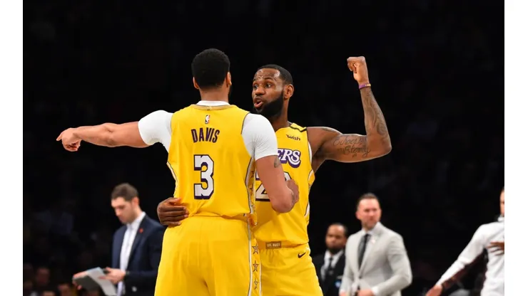 Lakers a competir con Hornets por su próximo refuerzo estrella