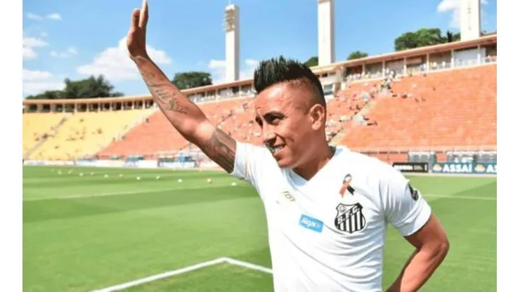 Cueva llegó al Santos desde el Krasnodar de Rusia.
