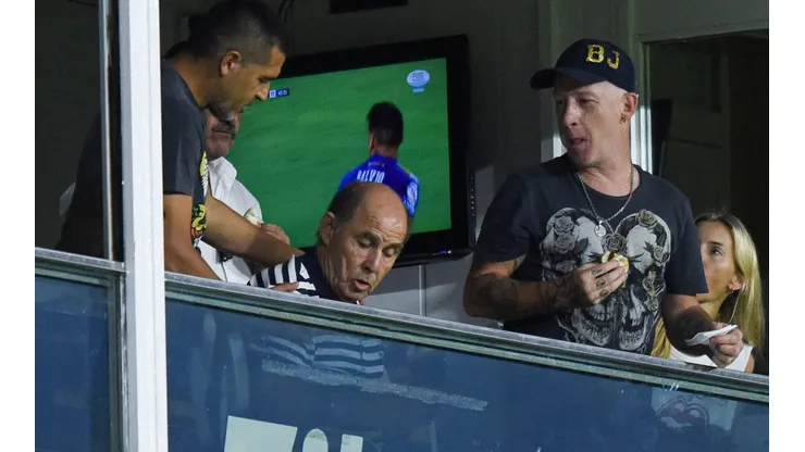 ¿Metió la pata? Bochini dijo que Riquelme se enojó con un jugador de Boca