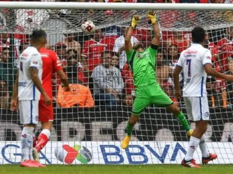 Robert Siboldi respalda a Chuy Corona tras el empate de Cruz Azul