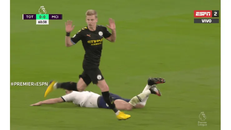 Zinchenko vio la doble amarilla y dejó al City con uno menos