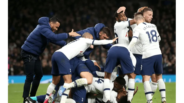 Una roja cambió el partido y Tottenham le ganó el duelo al Manchester City